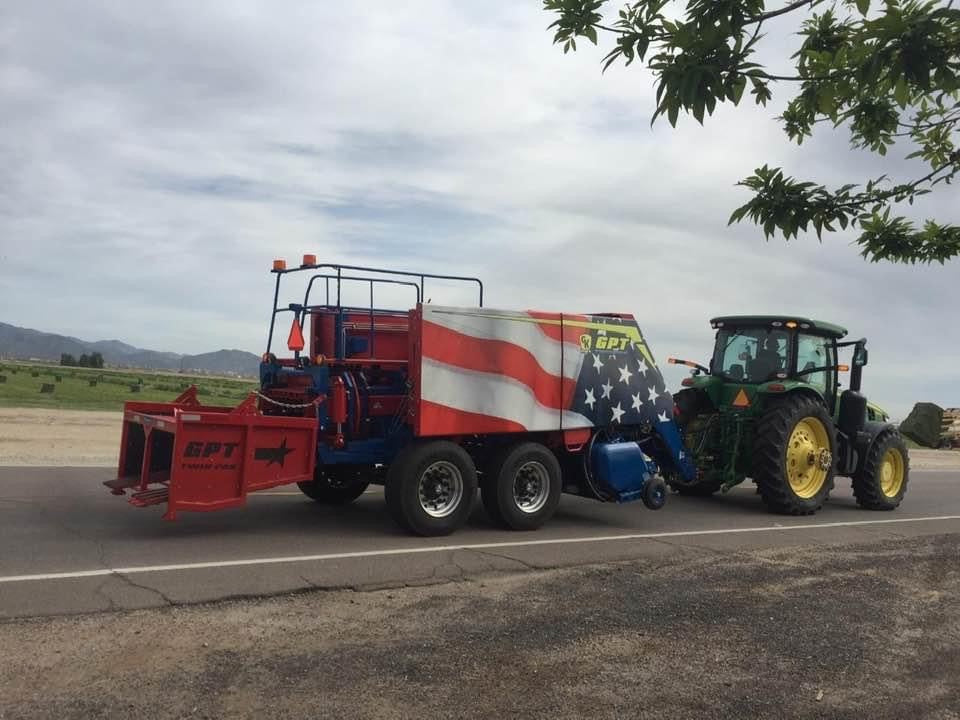 Hay Kings: Press and Pack
